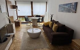 Enis Apartment - Biete Wunderschöne möbliertes Zimmer an